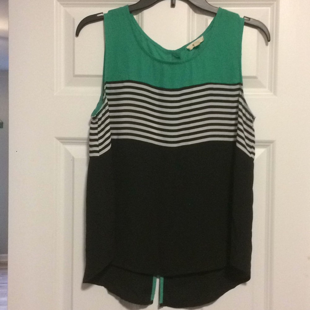 E M Medium Tank Button down the Back